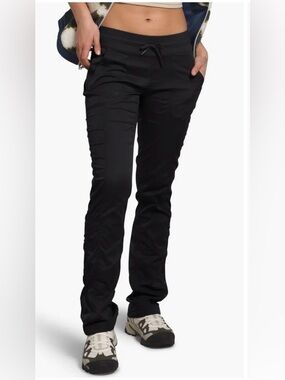 🌸. Juicy Couture Black Straight Leg Women’s Jeans